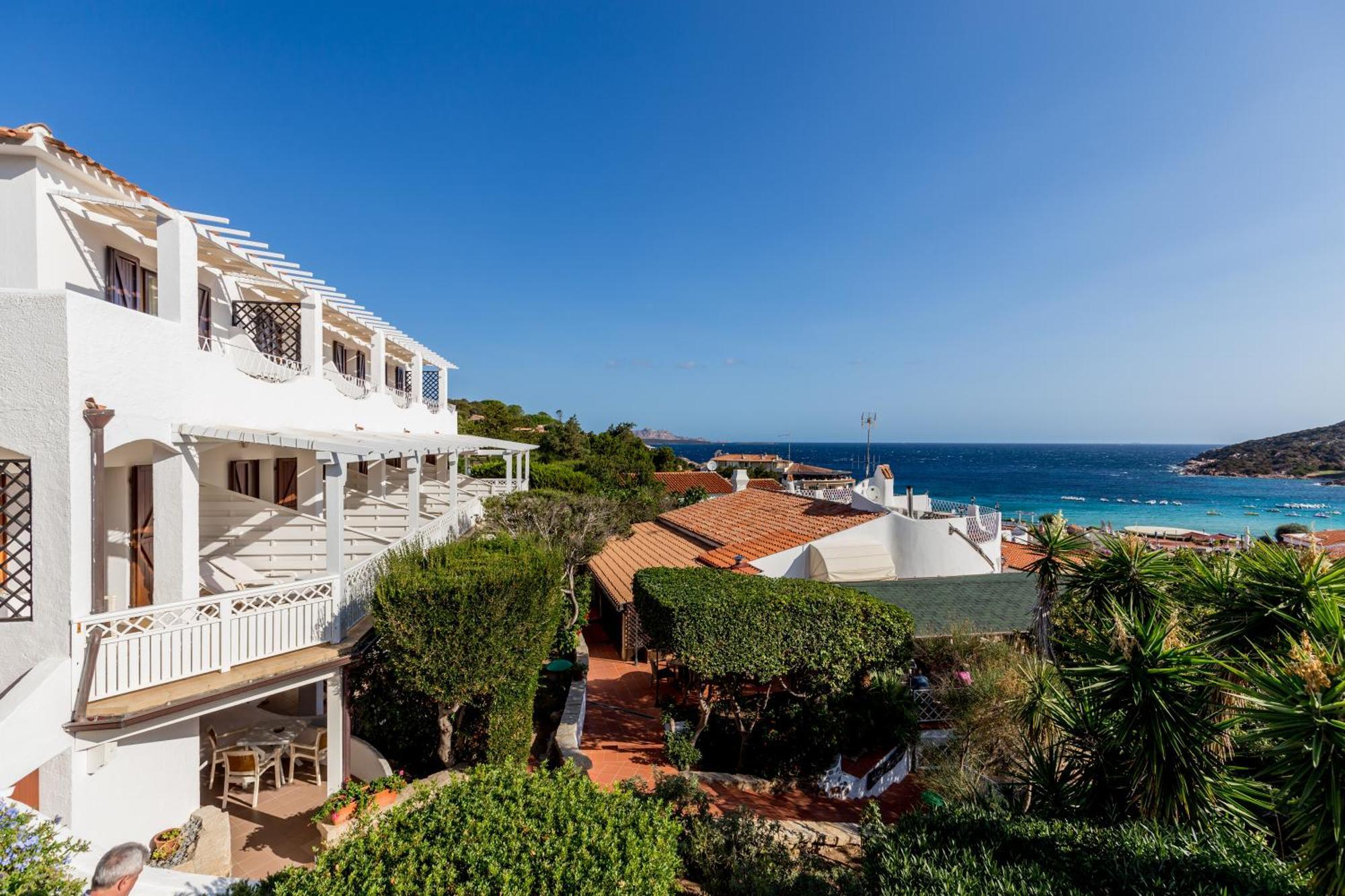 Hotel Mon Repos Бая Сардиния Екстериор снимка
