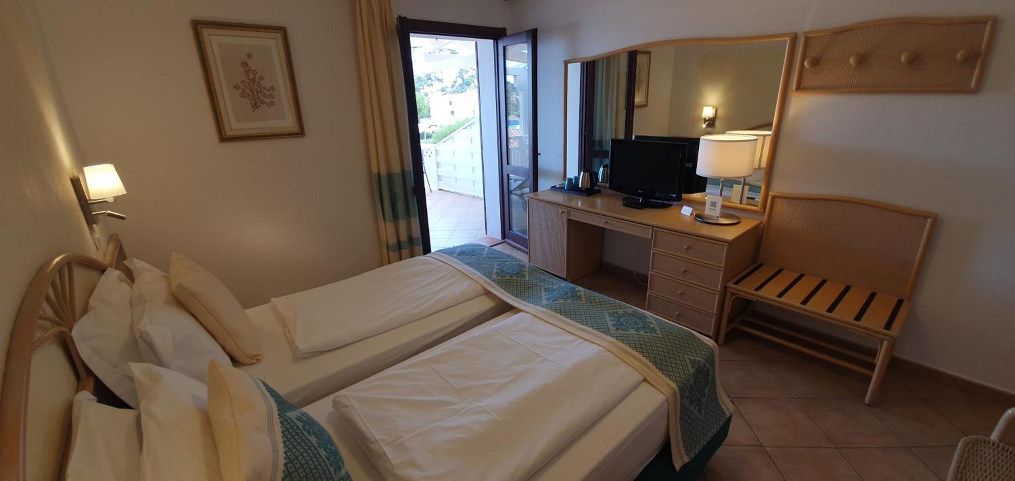 Hotel Mon Repos Бая Сардиния Екстериор снимка