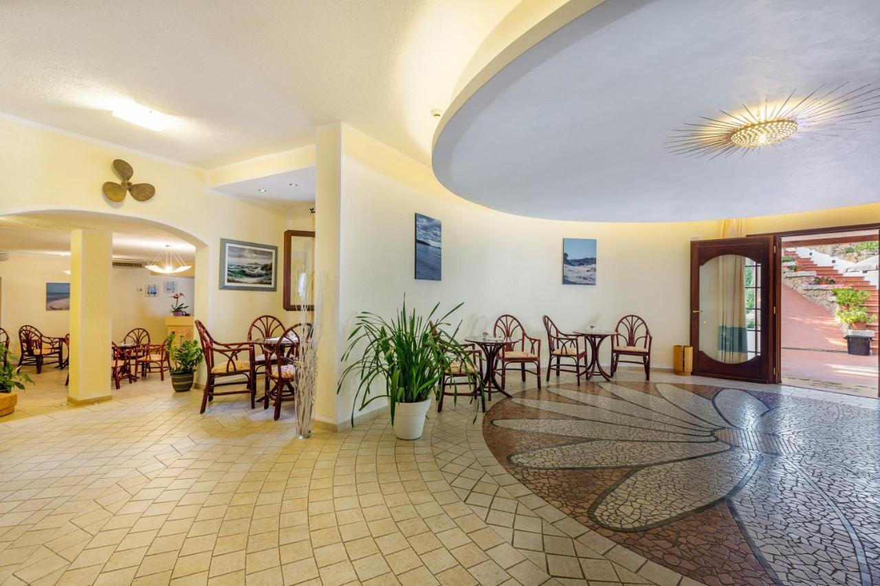 Hotel Mon Repos Бая Сардиния Екстериор снимка